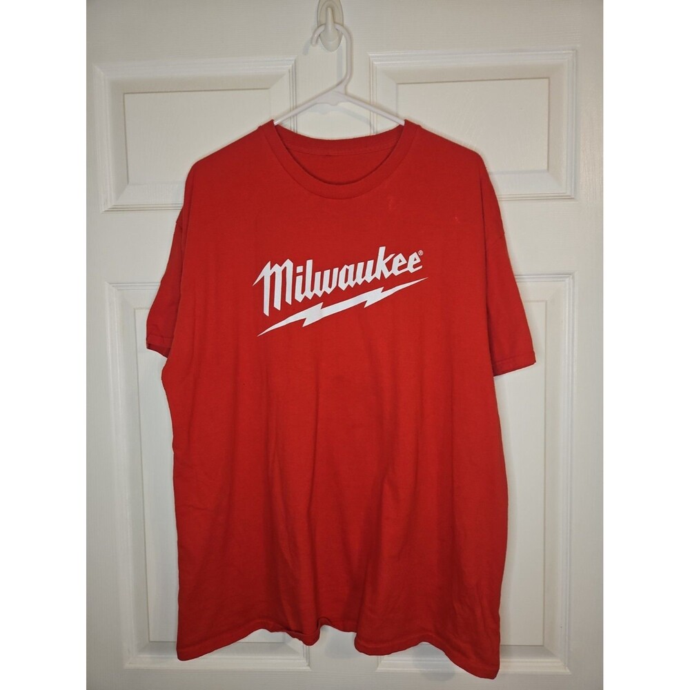 Milwaukee Tools Logo Mens T-Shirt Red Gildan Size Xl Short Sleeve Blue Collar